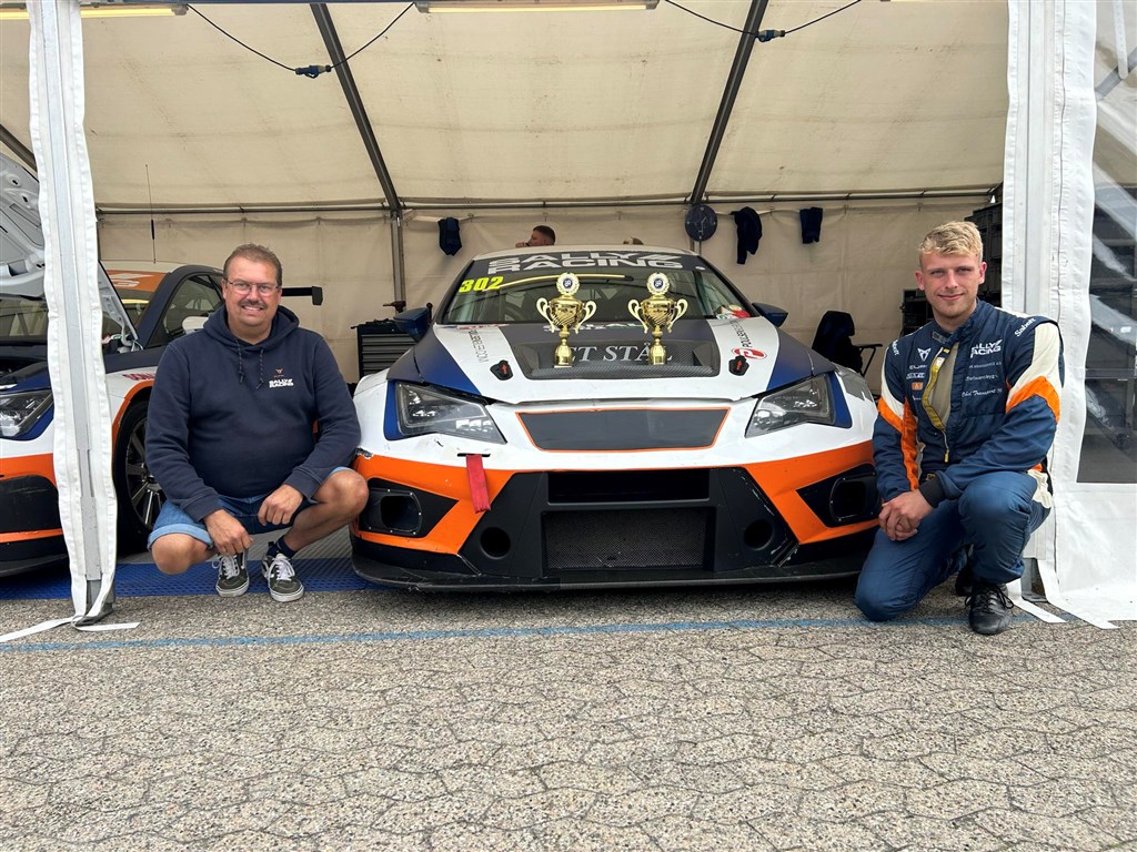 Peter og Mikkel Obel.
(Foto: Sally Racing)